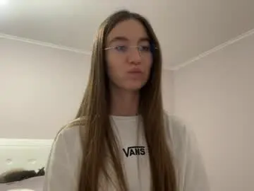 Emberfamn  live sex cam