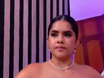Martinaroberts7  live sex cam