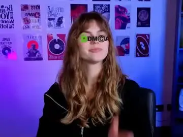 Naya_may  live sex cam