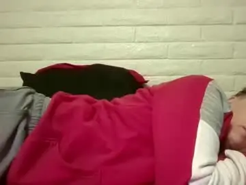 Queenofmen33  live sex cam