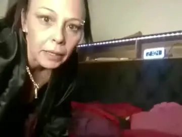 Queenofmen33  live sex cam