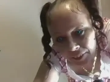 Queenofmen33  live sex cam