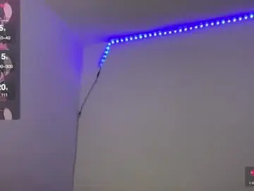 Softnsavage  live sex cam