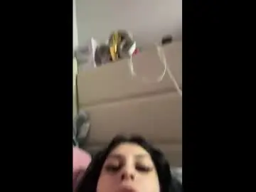 Thickerthanyobitch  live sex cam