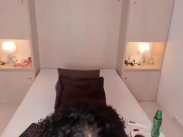 Trishamoon  live sex cam
