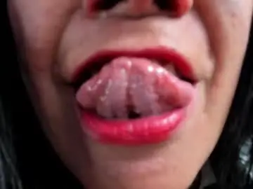 Lailacastillomilf  live sex cam