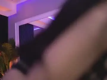 Nouramalvi  live sex cam