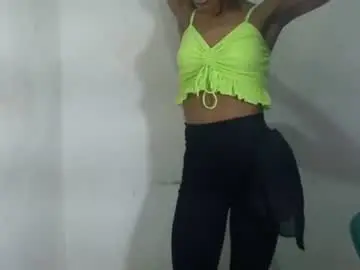 Plumxjuicy  live sex cam