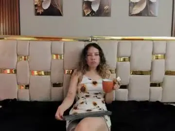 Violet_hiill  live sex cam