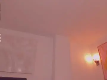 Bellathompsonx_  live sex cam