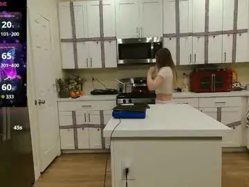 Blondiebubblebooty  live sex cam