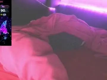 Blondiebubblebooty  live sex cam