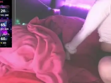 Blondiebubblebooty  live sex cam