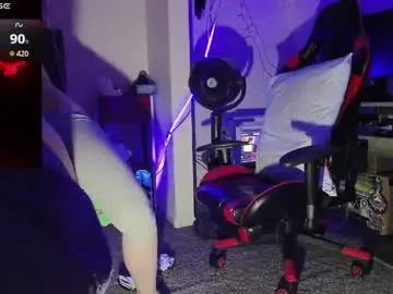 Blondiebubblebooty  live sex cam