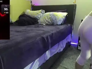 Blondiebubblebooty  live sex cam