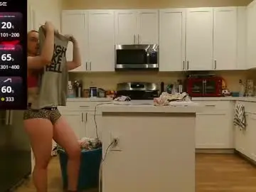 Blondiebubblebooty  live sex cam