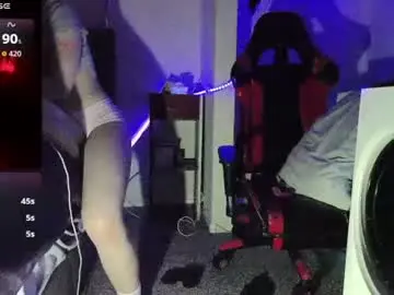 Blondiebubblebooty  live sex cam