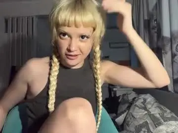 Christiechorney  live sex cam