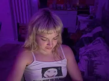 Christiechorney  live sex cam
