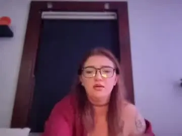 Hotmommy1551  live sex cam