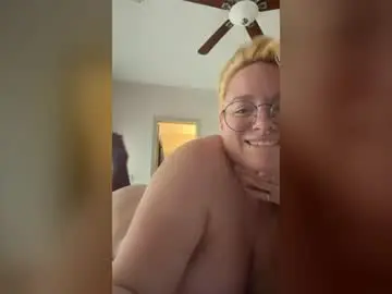 Kittywinchester666  live sex cam