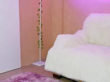 Llovelymia  live sex cam