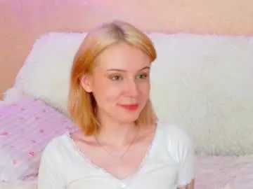 Llovelymia  live sex cam