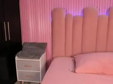 Nahomymoonbe  live sex cam