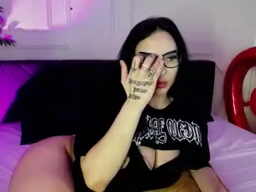 Raven_foxxy  live sex cam