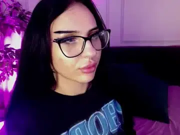 Raven_foxxy  live sex cam