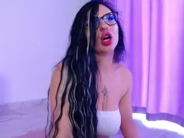 Raven_foxxy  live sex cam