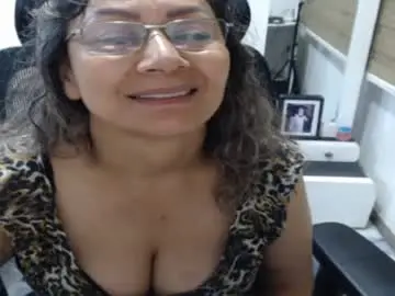 Yessilatin  live sex cam