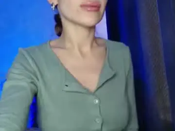 Lilia646122  live sex cam