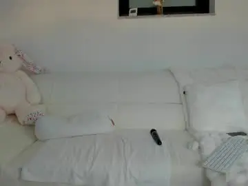 Bella_hot77  live sex cam