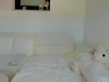 Bella_hot77  live sex cam