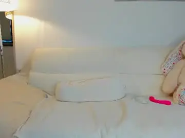 Bella_hot77  live sex cam