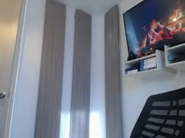 Caitlingomez0  live sex cam