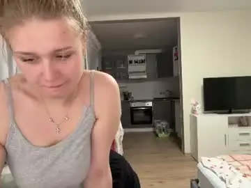Cristintarkowski  live sex cam