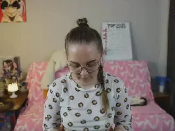 Emmatiny  live sex cam