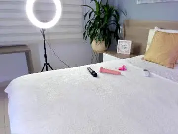 Liriasweetie  live sex cam