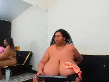 Lynn_and_esteban  live sex cam