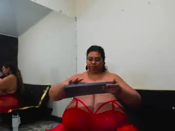 Lynn_and_esteban  live sex cam