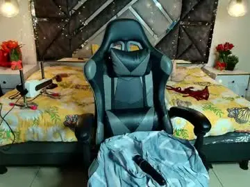 Mysticmature  live sex cam