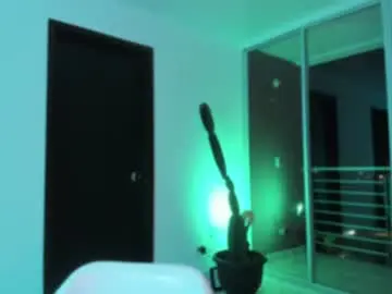 Vandalovee  live sex cam