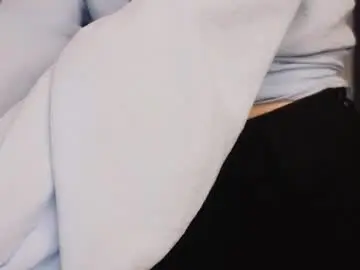 Winniehubric  live sex cam