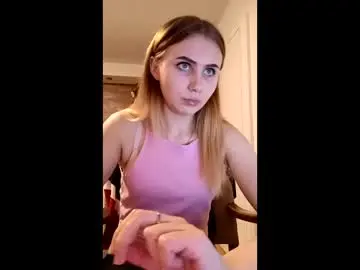 Honeylace22  live sex cam