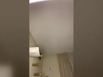 Katiecutiexooi  live sex cam