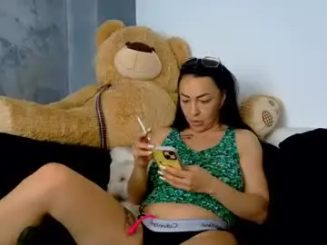 Maiagold69  live sex cam