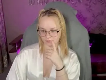 Miablaww  live sex cam