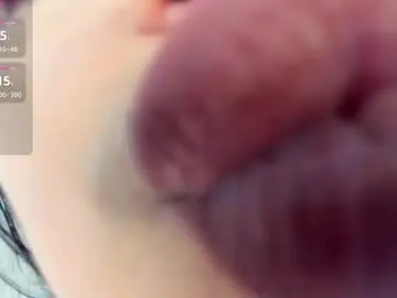 Naila18  live sex cam